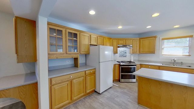 305 N Charlotte Street, Lombard, IL 60148
