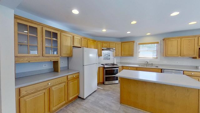 305 N Charlotte Street, Lombard, IL 60148