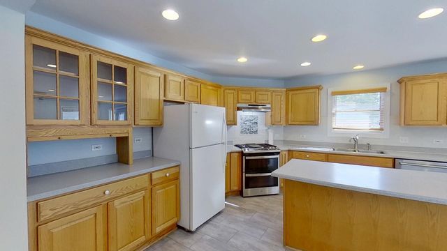 305 N Charlotte Street, Lombard, IL 60148