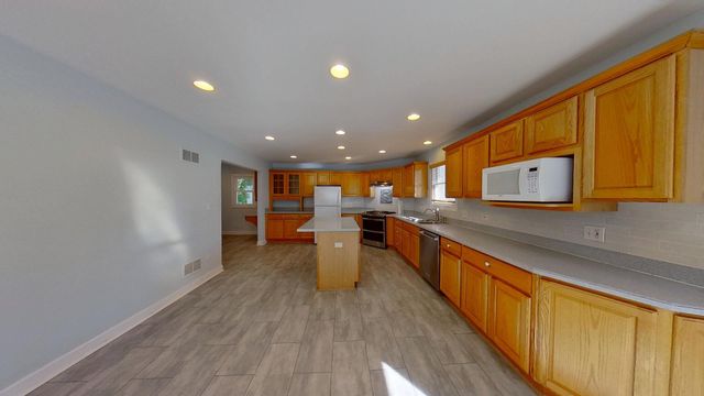305 N Charlotte Street, Lombard, IL 60148