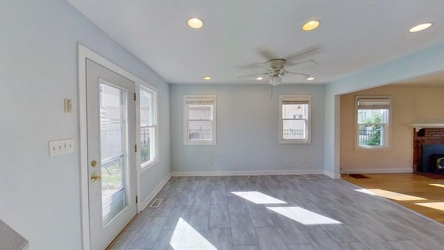 305 N Charlotte Street, Lombard, IL 60148