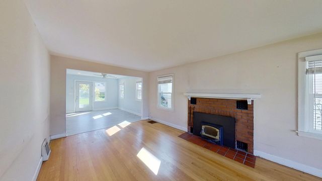 305 N Charlotte Street, Lombard, IL 60148