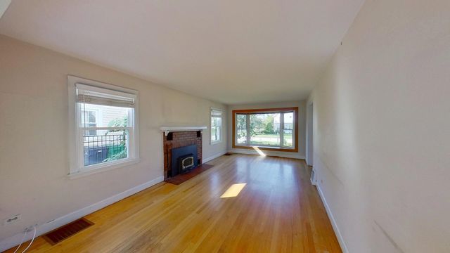 305 N Charlotte Street, Lombard, IL 60148