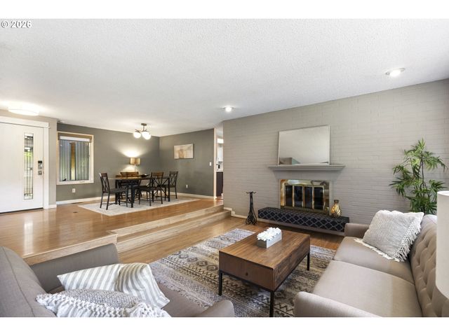 8820 Sw NISQUALLY Ct, Tualatin, OR 97062