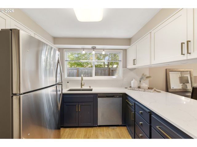 8820 Sw NISQUALLY Ct, Tualatin, OR 97062