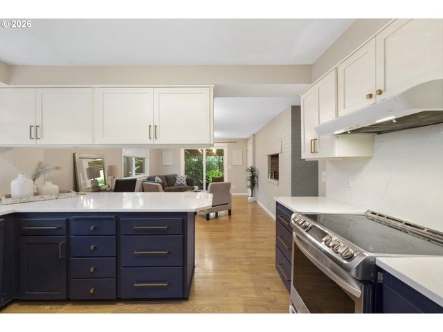 8820 Sw NISQUALLY Ct, Tualatin, OR 97062