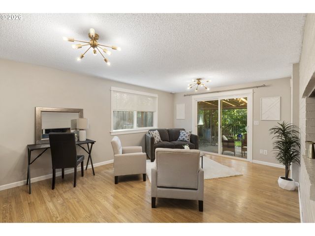 8820 Sw NISQUALLY Ct, Tualatin, OR 97062