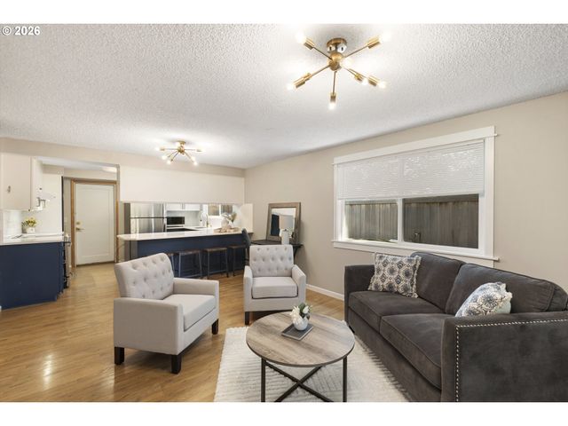 8820 Sw NISQUALLY Ct, Tualatin, OR 97062