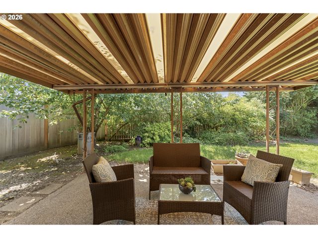 8820 Sw NISQUALLY Ct, Tualatin, OR 97062