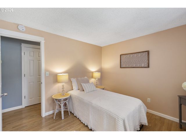 8820 Sw NISQUALLY Ct, Tualatin, OR 97062