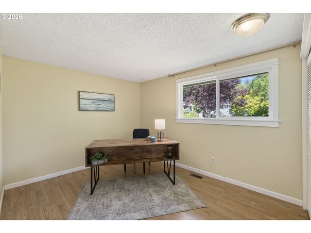8820 Sw NISQUALLY Ct, Tualatin, OR 97062
