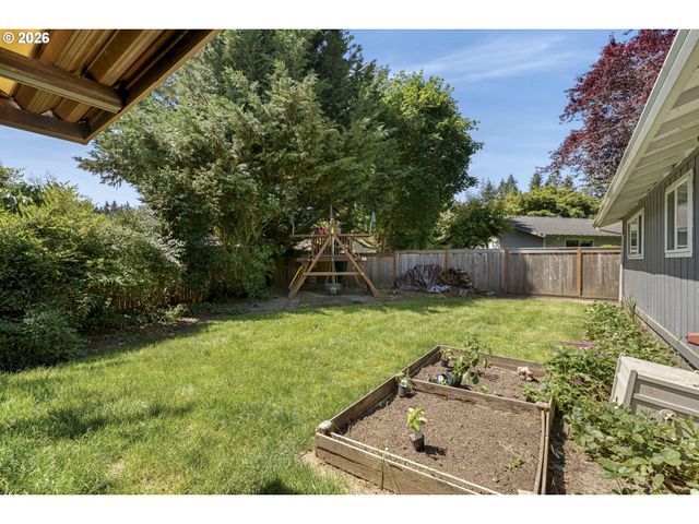 8820 Sw NISQUALLY Ct, Tualatin, OR 97062