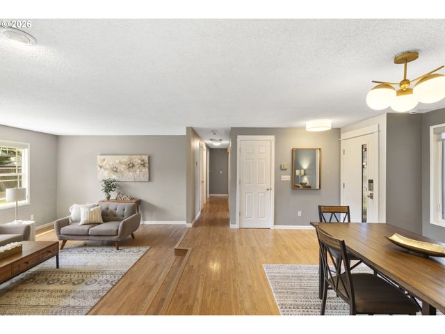 8820 Sw NISQUALLY Ct, Tualatin, OR 97062