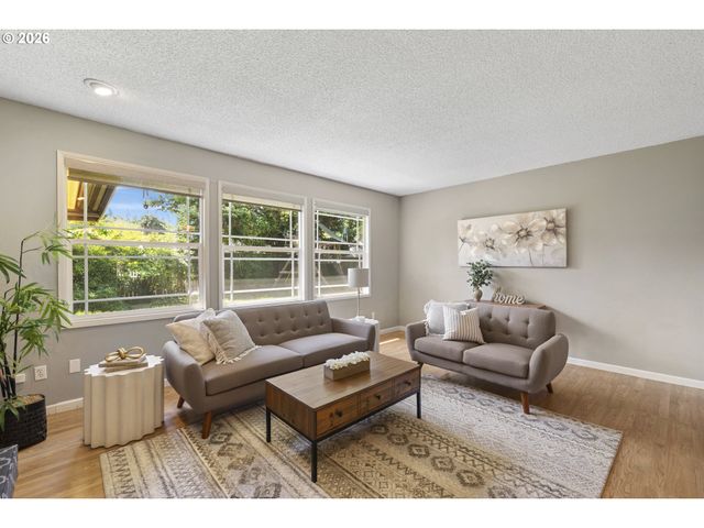 8820 Sw NISQUALLY Ct, Tualatin, OR 97062