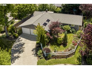 8820 Sw NISQUALLY Ct, Tualatin, OR 97062