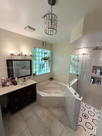 13237 NW 15th Ct, Pembroke Pines, FL 33028