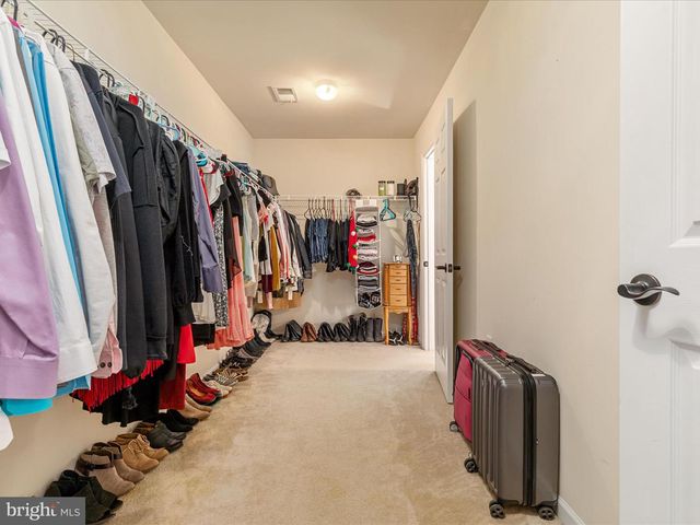 2411 HUNTING RIDGE RD, Winchester, VA 22603