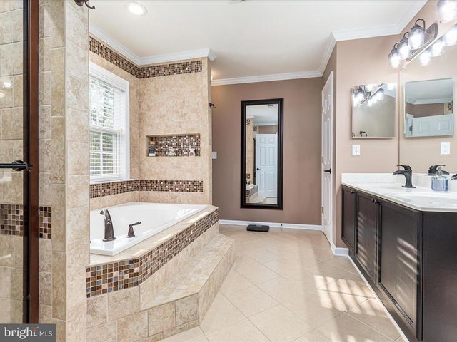 2411 HUNTING RIDGE RD, Winchester, VA 22603