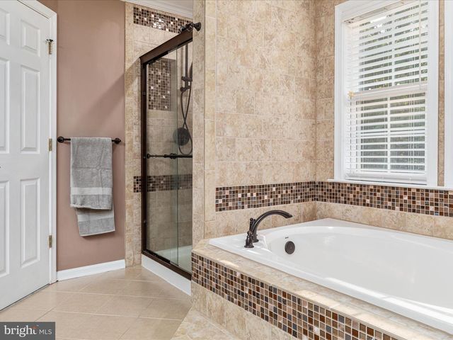 2411 HUNTING RIDGE RD, Winchester, VA 22603