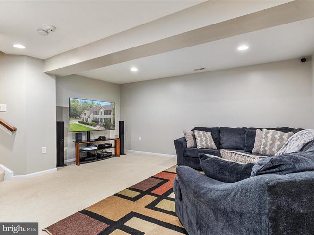 2411 HUNTING RIDGE RD, Winchester, VA 22603