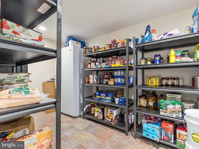 2411 HUNTING RIDGE RD, Winchester, VA 22603