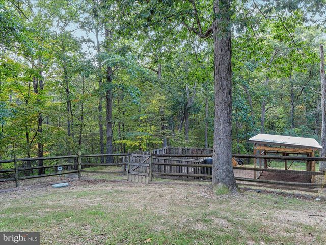 2411 HUNTING RIDGE RD, Winchester, VA 22603