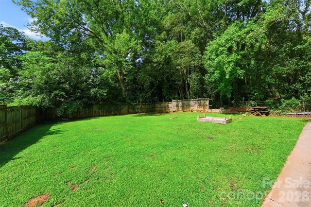 2736 Palm Avenue, Charlotte, NC 28205