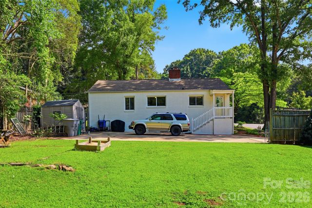 2736 Palm Avenue, Charlotte, NC 28205