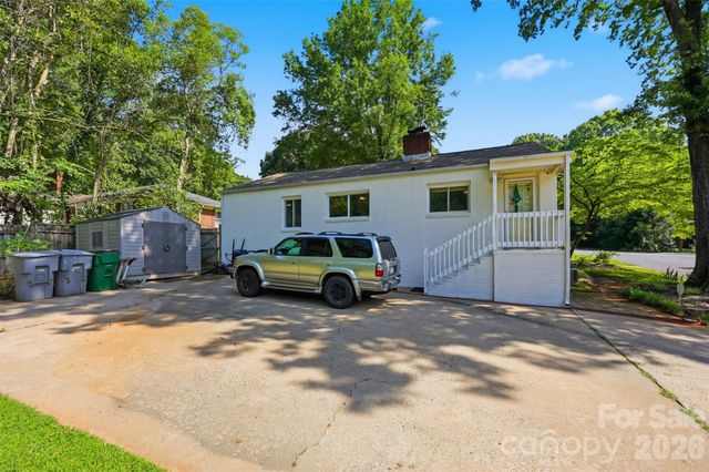 2736 Palm Avenue, Charlotte, NC 28205