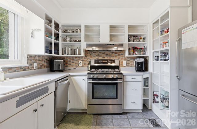 2736 Palm Avenue, Charlotte, NC 28205
