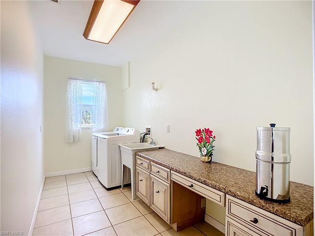 4353 Hidden River RD, Sarasota, FL 34240