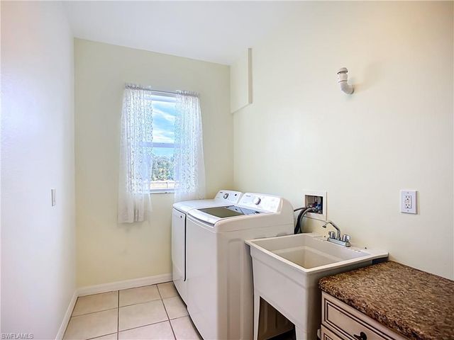 4353 Hidden River RD, Sarasota, FL 34240