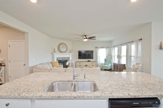 105 Fellington Court, New Market, AL 35761