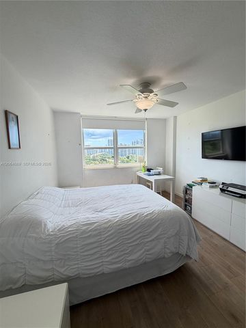 19501 W Country Club Dr 1215, Aventura, FL 33180