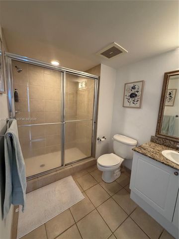 19501 W Country Club Dr 1215, Aventura, FL 33180
