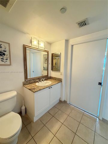 19501 W Country Club Dr 1215, Aventura, FL 33180