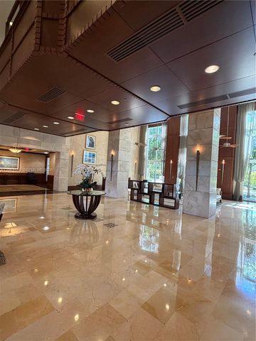 19501 W Country Club Dr 1215, Aventura, FL 33180