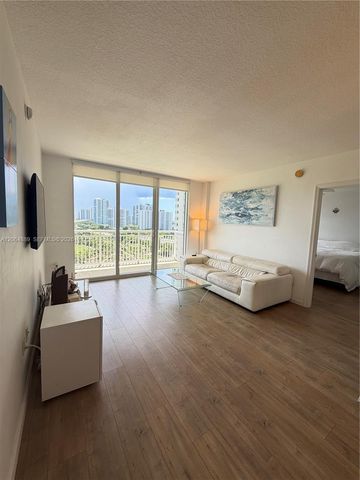 19501 W Country Club Dr 1215, Aventura, FL 33180