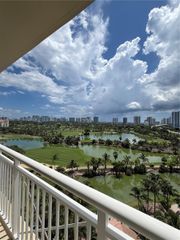 19501 W Country Club Dr 1215, Aventura, FL 33180