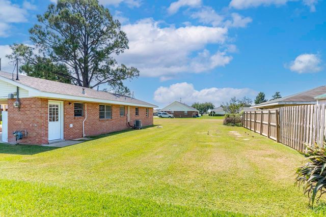 1136 East Camellia Drive, Thibodaux, LA 70301