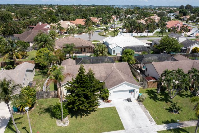 35 CEDAR Circle, Boynton Beach, FL 33436