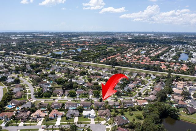 35 CEDAR Circle, Boynton Beach, FL 33436