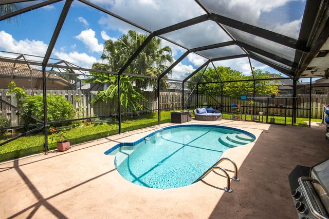 35 CEDAR Circle, Boynton Beach, FL 33436