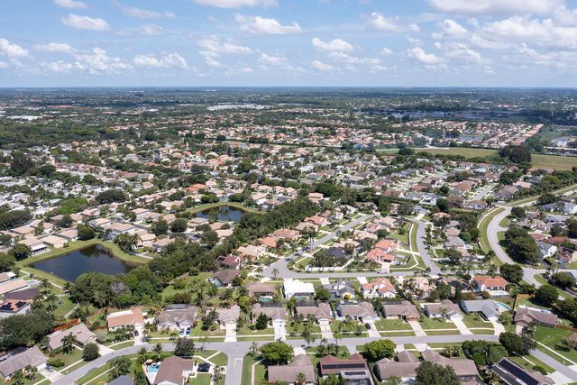 35 CEDAR Circle, Boynton Beach, FL 33436