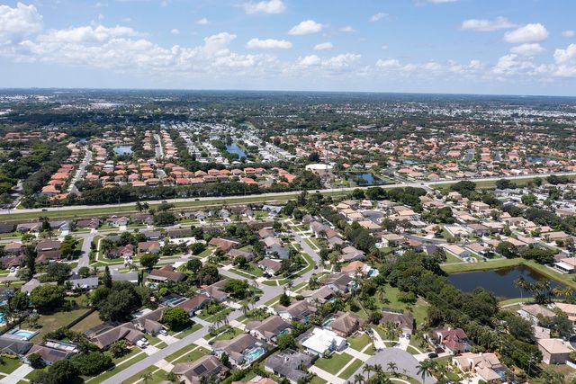35 CEDAR Circle, Boynton Beach, FL 33436