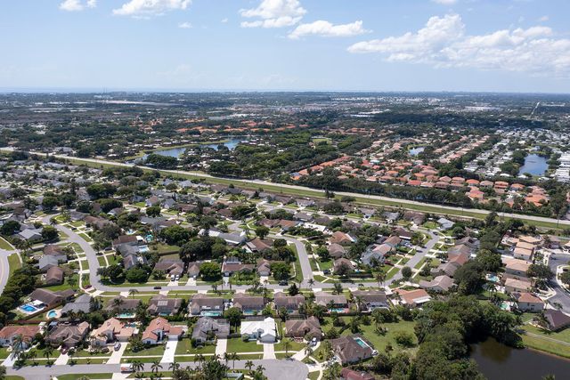 35 CEDAR Circle, Boynton Beach, FL 33436