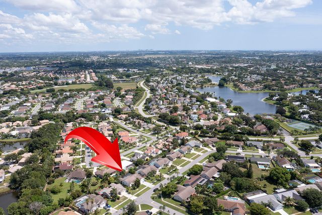 35 CEDAR Circle, Boynton Beach, FL 33436