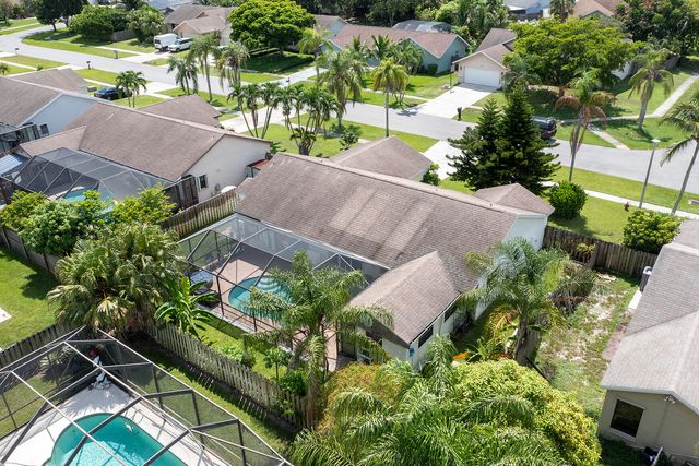 35 CEDAR Circle, Boynton Beach, FL 33436