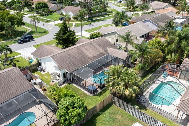 35 CEDAR Circle, Boynton Beach, FL 33436