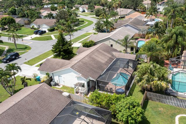 35 CEDAR Circle, Boynton Beach, FL 33436